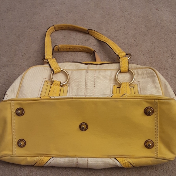 Coach handbag ** SPECIAL Today** - Picture 6 of 8